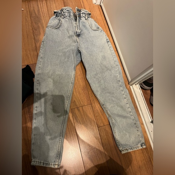 High-rise Mom Jeans - Picture 2 of 4